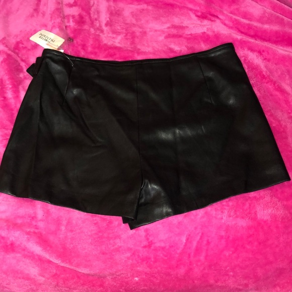 NWT Faux Leather Skort - Picture 7 of 7